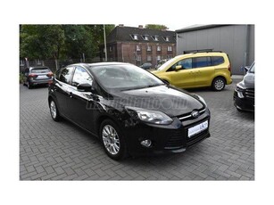 FORD FOCUS 1.6 Ti-VCT Titanium /// EGY TULAJDONOS 119.e.KM! NAVI TEMPOMAT BESZÉD.FUNKC.TÖBB ZÓNÁS KLIMA ÜL.FŰT