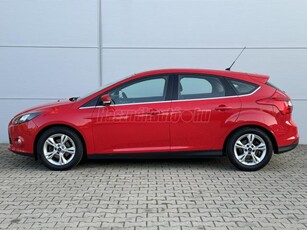 FORD FOCUS 1.6 Ti-VCT Trend Plus / DIGITKLÍMA / ÜLÉSFŰTÉS / SZÉLVÉDŐ FŰTÉS / MAGYARORSZÁGI / VEZETETT SZERVIZKÖNY