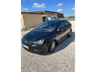 FORD FOCUS 1.6 Titanium Ti-vct Bi Xenon. Új gumik