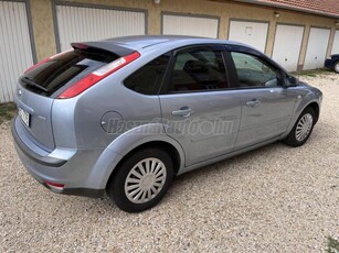 FORD FOCUS 1.8 FFV Collection