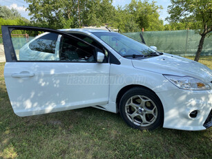 FORD FOCUS 1.8 TDCi Titanium