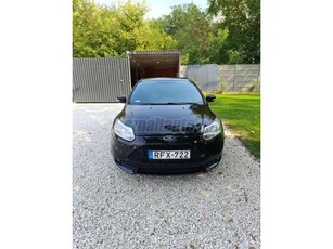 FORD FOCUS 2.0 Ecoboost ST2