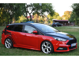 FORD FOCUS 2.0 EcoBoost ST2 S S