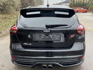 FORD FOCUS 2.0 EcoBoost ST2 S S