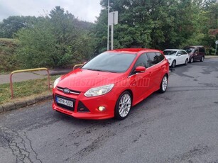 FORD FOCUS 2.0 TDCi Titanium Powershift ST Line - VEZETETT SZERVÍZKÖNYV