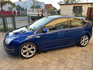 FORD FOCUS 2.5 turbo ST