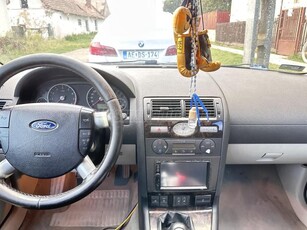 FORD MONDEO 2.0 Ghia