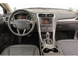 FORD MONDEO 2.0 TDCi Vignale Powershift / ST LINE Magyaroroszági. Teljesen egyedi. Carbon belső. Állófűtés. Dynamic Led