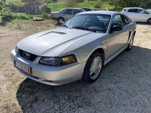 FORD MUSTANG 3.8 V6 aut