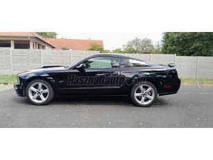 FORD MUSTANG GT 4.6 V8 kézi váltó