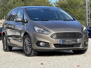 FORD S-MAX 2.0 EcoBlue Titanium AWD Mo.-i--1.tulaj--PANORÁMATETŐ -- Félbőr -- EL.VONÓHOROG --ÁLLÓFŰTÉS -- Távolságta