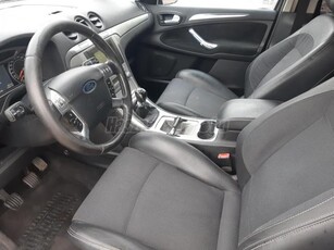 FORD S-MAX 2.0 TDCi Ambiente 7 SZEMÉLYES! Digitális klima! Vonóhorog!