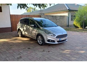 FORD S-MAX 2.0 TDCi Titanium Powershift költségmentes. megkímélt állapot