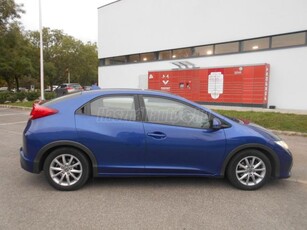 HONDA CIVIC 1.8 Executive TEMPOMAT-ÜLÉSFŰTÉS-TOLATÓKAMERA !!