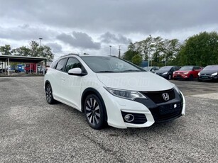 HONDA CIVIC 1.8 Lifestyle ADAS MEGKÍMÉLT ÁLLAPOT/ GYÖNGYHÁZ METÁL/ NAVI/ ÜLÉSFŰTÉS/ TOLATÓ KAMERA/ KÉT KULCS