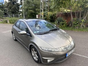 HONDA CIVIC 1.8 Sport Felszerelt