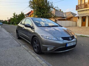 HONDA CIVIC 1.8 Sport Szép állapotú . Típus hibáktól mentes !