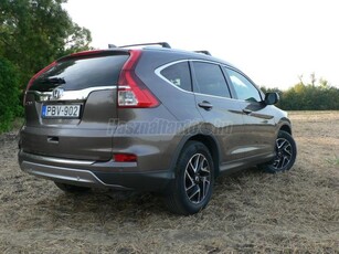 HONDA CR-V 2.0 Elegance Szuper megkímélt állapot. Friss szervizzel