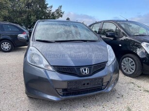 HONDA JAZZ 1.2 Trend Gyári fényezés - kitűnő állapotú - keveset futott - vezetett szk