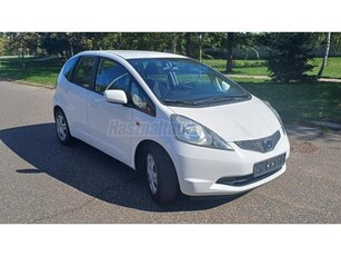 HONDA JAZZ 1.2 Trend VÉGIG VEZETETT SZERVIZKÖNYV!