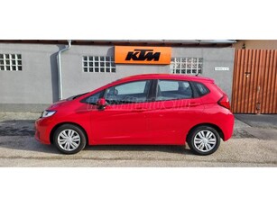 HONDA JAZZ 1.3 Trend Vezetett Szervizkönyv