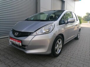 HONDA JAZZ 1.4 Elegance CVT Klíma/Alufelni/USB/Vezetett szervizkönyv!