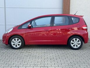 HONDA JAZZ 1.4 Elegance / IGAZOLT SZERVIZMÚLT / 62 E. KM / ÜLÉSFŰTÉS /