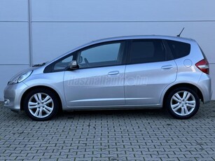 HONDA JAZZ 1.4 Elegance Plus / PANORÁMATETŐ / IGAZOLT SZERVIZMÚLT / SÉRÜLÉSMENTES /