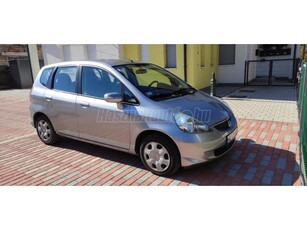 HONDA JAZZ 1.4 ES CVT My. 2005 Törésmentes. mindenhol gyári fényezés. nincs szétrohadva!