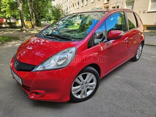 HONDA JAZZ 1.4 Executive GYÁRI NAVIGÁCIÓ. DIGIT.KLÍMA. TEMPOMAT