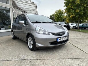 HONDA JAZZ 1.4 LS My. 2005 MAGYARORSZÁGI! LEINFORMÁLHATÓ 132.000 KM! VÉGIG VEZETETT SZERVIZKÖNYV!