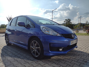 HONDA JAZZ 1.4 SI Vezetett szervízkönyv