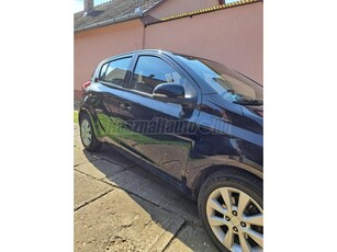 HYUNDAI I20 1.25 Color limited edition