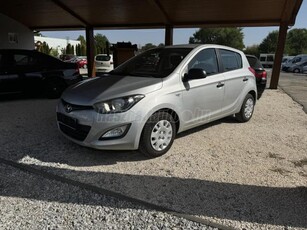 HYUNDAI I20 1.25 Comfort Vezetett szervízkönyves. Kitűnő állapot