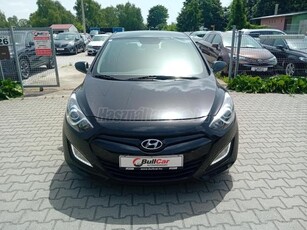 HYUNDAI I30 1.4 CRDi Comfort 212.000km!!