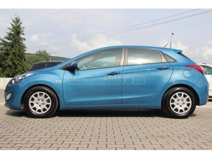 HYUNDAI I30 1.4 CRDi Life Végig vezetett szervízkönyv!!