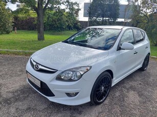 HYUNDAI I30 1.4 DOHC Classic EditionPlus EURO5 136.000KM SZERVIZKÖNYV TÉLI-NYÁRIKERÉK 18-AS ALU