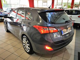 HYUNDAI I30 1.4 MPi Comfort ÉRINTŐKÉPERNYŐS NAVI HIFI TOLATÓKAMERA-SZERVÓKORMÁNY ÜZEMMÓDOK-17 COL ALUKERÉK