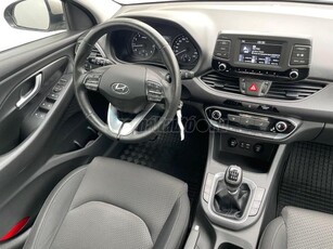 HYUNDAI I30 1.4 T-GDi Comfort 94.e.Km Áfás Mo-i Km Garancia LED menetfény Klima Téli csomag Alufelni Sáv