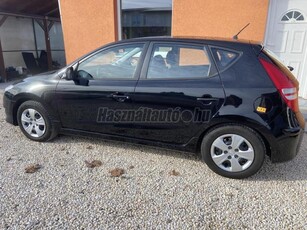 HYUNDAI I30 1.4i Entry BENZIN/GÁZ MOTOR!