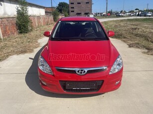 HYUNDAI I30 1.6 CRDi LP Comfort SZÉP! 132.000km!!