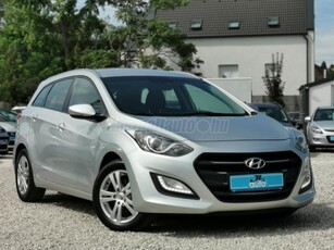 HYUNDAI I30 CW 1.4 CRDi Comfort NAVI+KLÍMA+4X EL.ABLAK+EL.TÜKRÖK+SZERVÓKORMÁNY+++