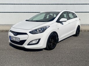 HYUNDAI I30 CW 1.4 CRDi Life Magyarországi