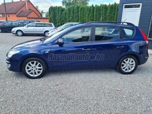 HYUNDAI I30 CW 1.6 CRDi LP Classic PLUS SZERVIZKÖNYVES