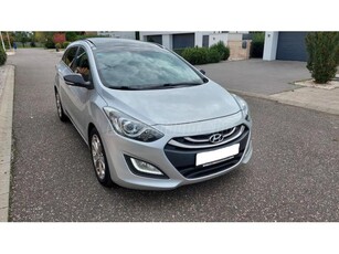 HYUNDAI I30 CW 1.6 GDi Business PANORÁMA DIGIT KLIMA TEMPOMAT