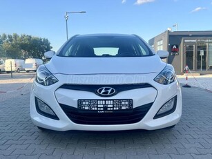 HYUNDAI I30 CW 1.6 GDi Style Vezetett szervizkönyv/ Ülésfűtés/ Tolatóradar