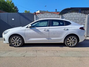 HYUNDAI I30 Fastback 1.0 T-GDi Comfort MHEV Led lámpa Kamera Radar Navigáció Asszisztensek