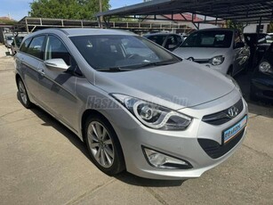 HYUNDAI I40 1.7 CRDi HP Style S.MENTES V.SZ.KÖNYV TEMPOMAT DIGIT KLÍMA ESP LED 143E KM