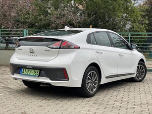 HYUNDAI IONIQ electric Comfort (Automata) VEZETETT SZERVIZKÖNYV !