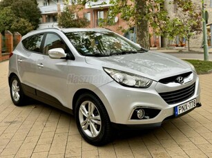 HYUNDAI IX35 1.7 CRDi Premium NAVIGÁCIÓ//2 KULCS//VONÓHOROG//TÉLI+NYÁRI GUMI SZETT//